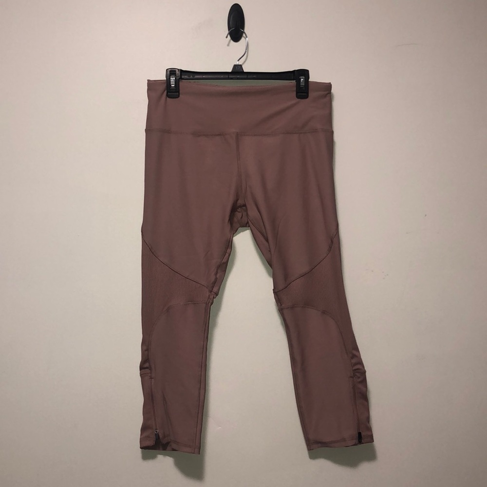 Blush Cropped Leggings